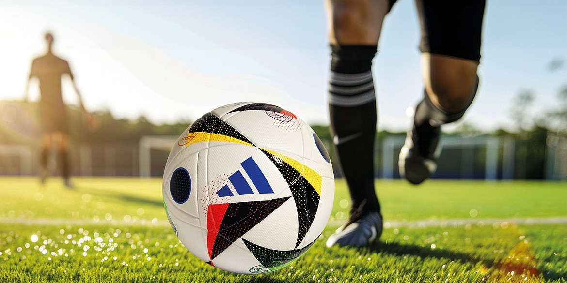 Während der gesamten EM wurden über 500 adidas Bälle verlost
